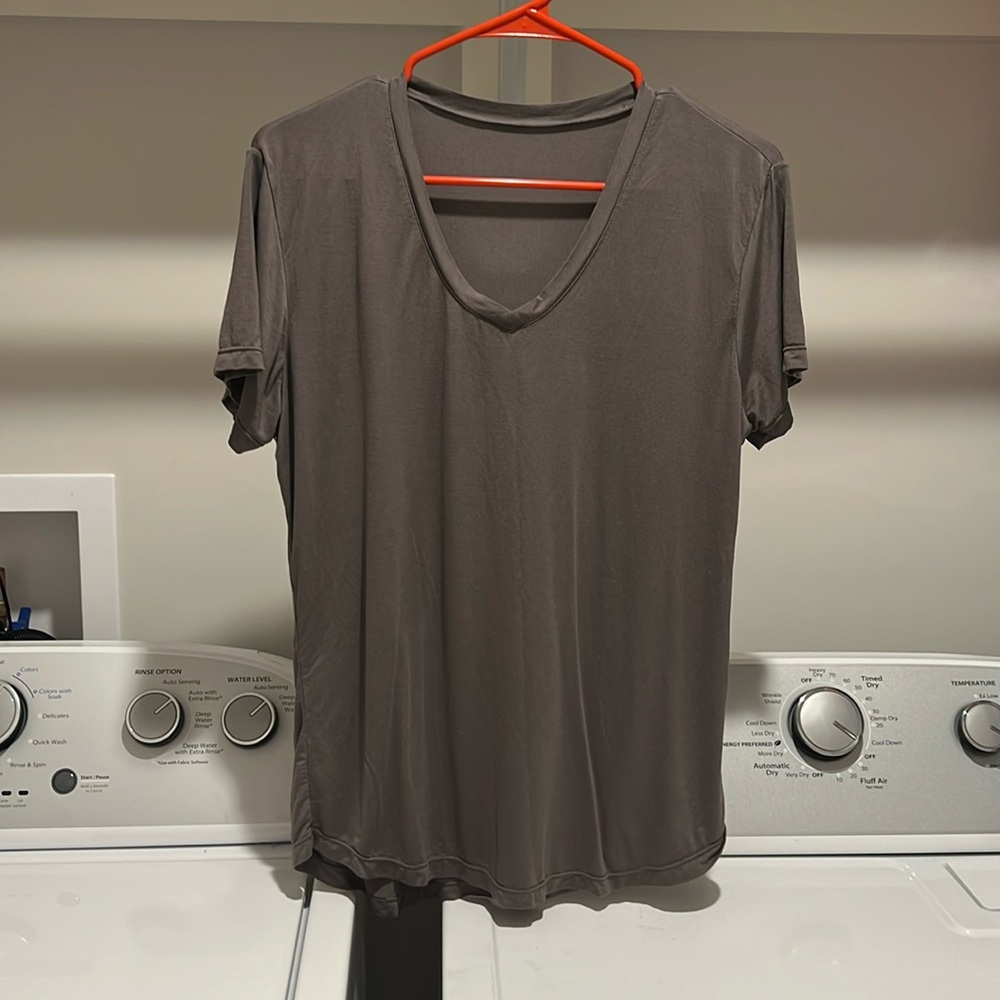 Zyia V Neck t-shirt